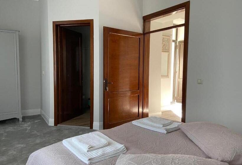 تختخواب و صبحانه Maisonette Apartments