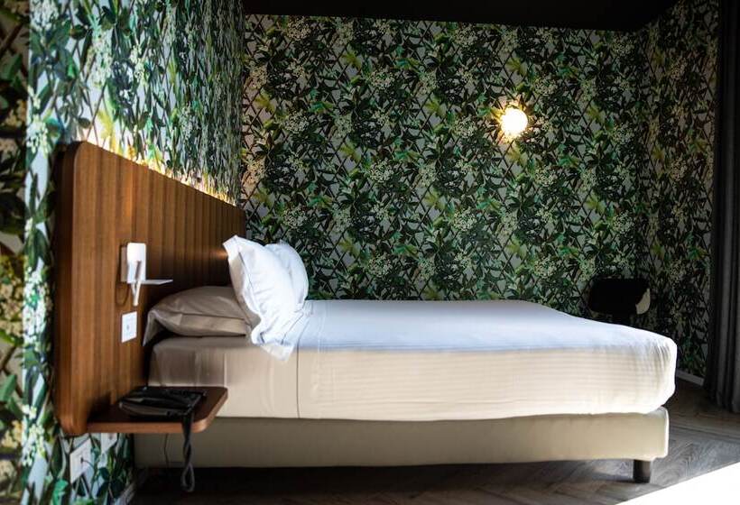 هتل Collini Rooms