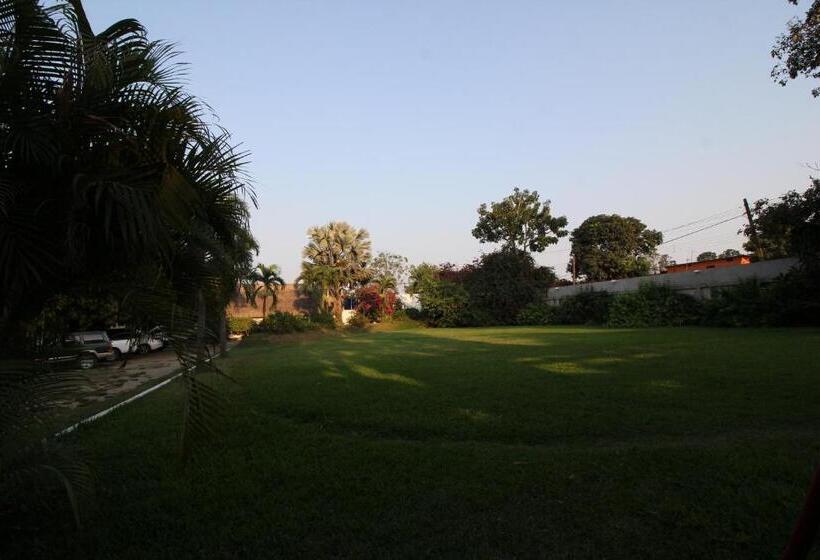 فندق Villa Blanca Suites