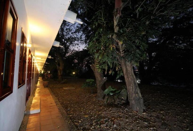 فندق Villa Blanca Suites