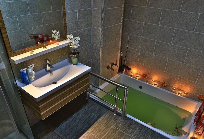 استراحتگاه Merada Termal Hotel & Spa