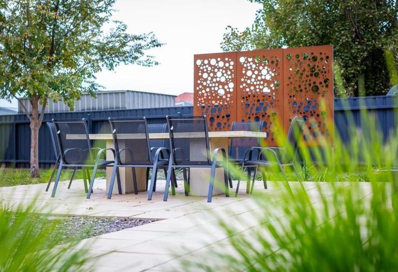 Tanunda S Magpie House