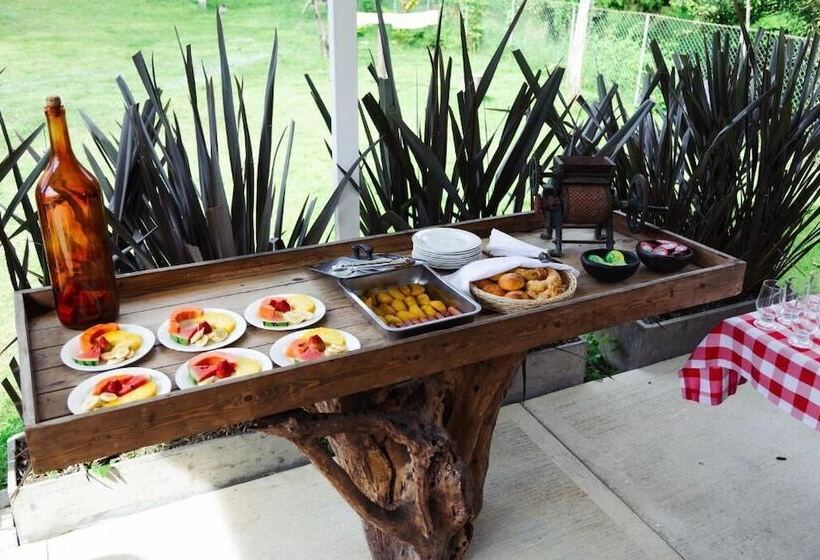 هتل Hacienda Santa Clara