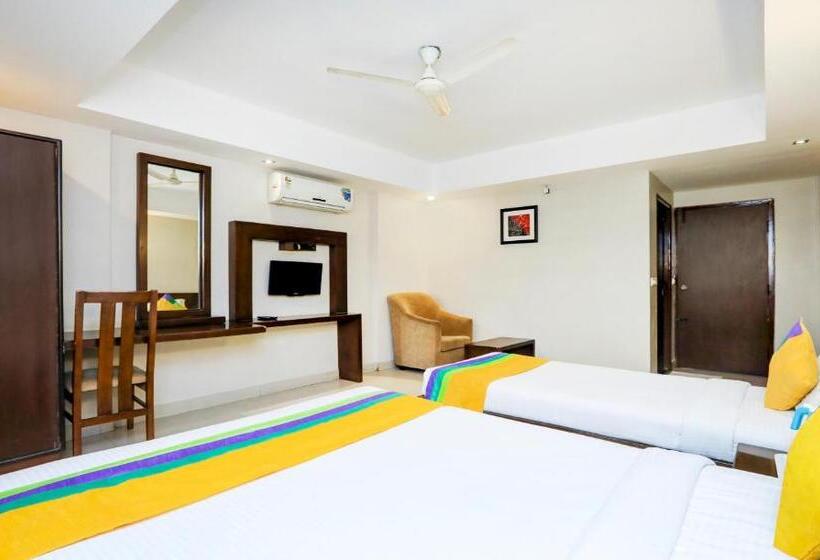 ホテル Itsy By Treebo  Greenwood Inn And Suites