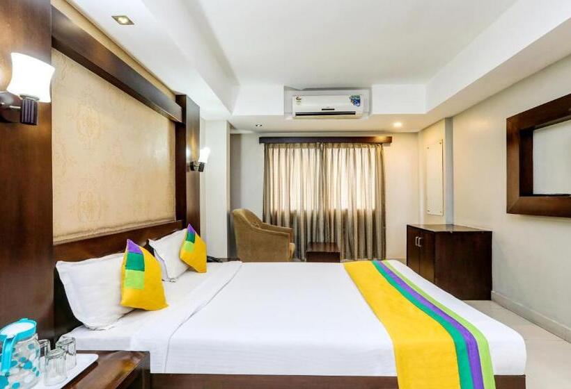 ホテル Itsy By Treebo  Greenwood Inn And Suites