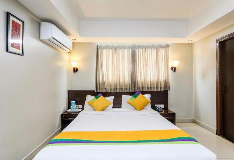 ホテル Itsy By Treebo  Greenwood Inn And Suites