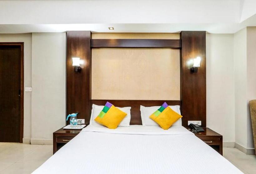 ホテル Itsy By Treebo  Greenwood Inn And Suites