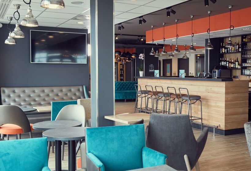 酒店 Kyriad Pontarlier