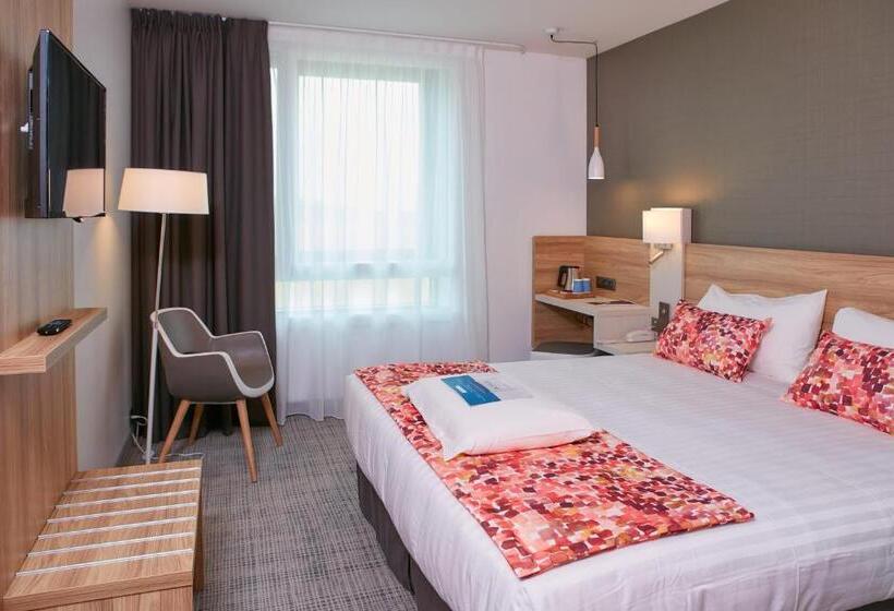 酒店 Kyriad Pontarlier