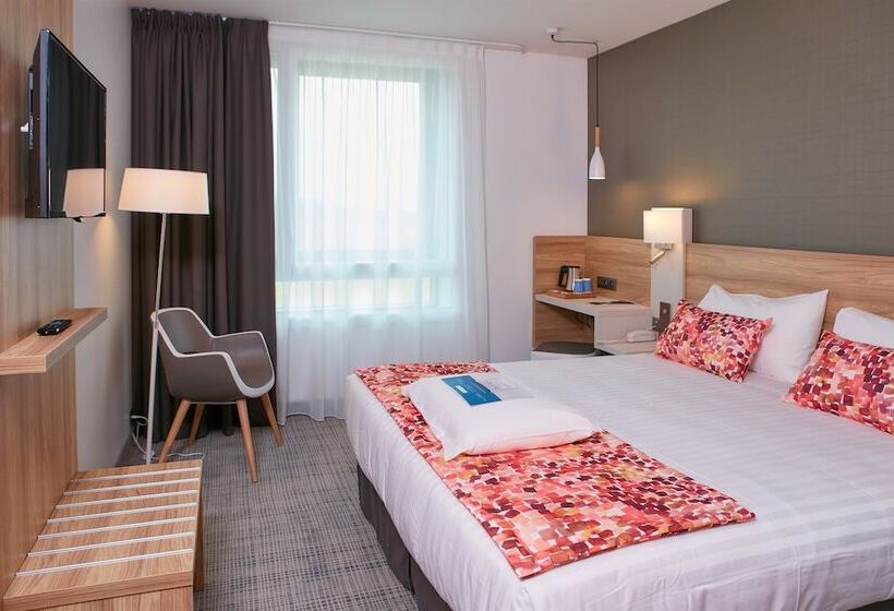 酒店 Kyriad Pontarlier