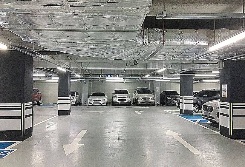 فندق Royal Emporium Incheon Airport