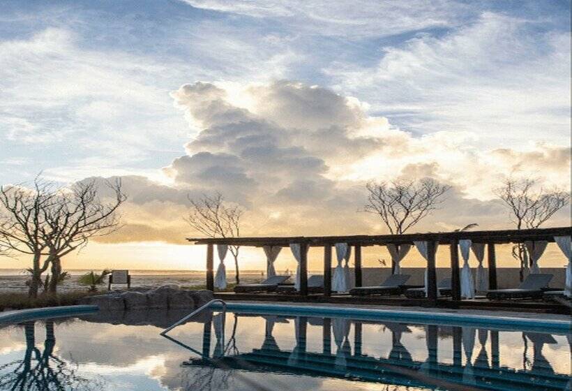 استراحتگاه Grand Solmar The Residences