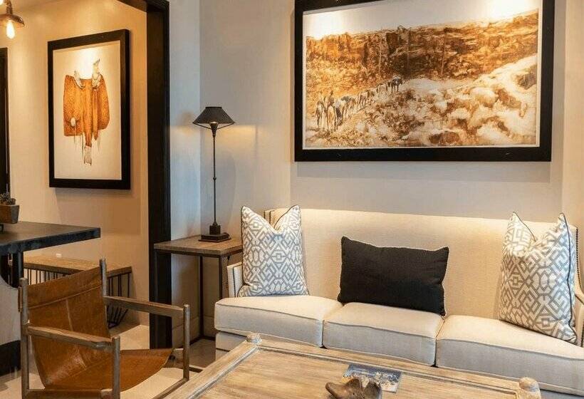 استراحتگاه Grand Solmar The Residences