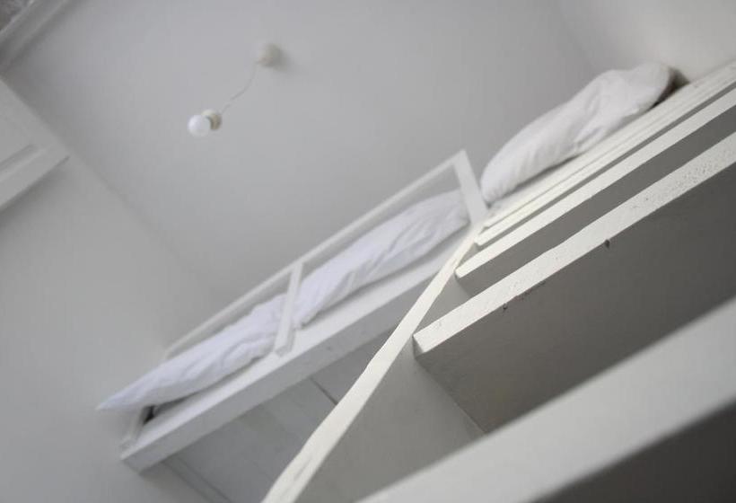 هاستل Iporto Suites