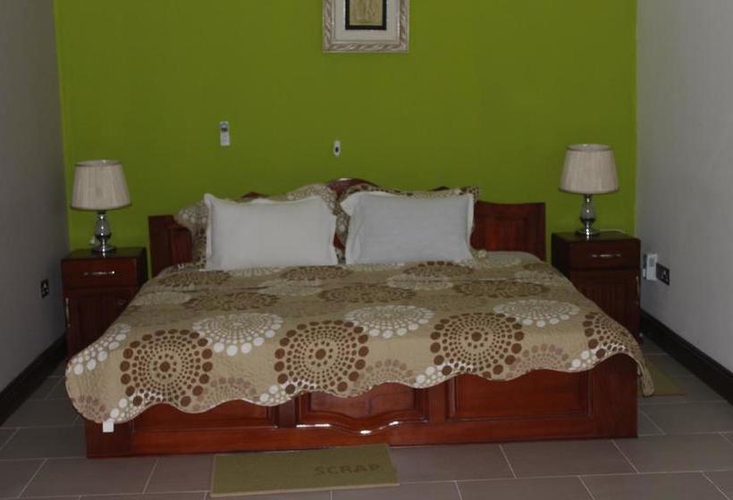 هتل Oguaa Apartments & Lodging
