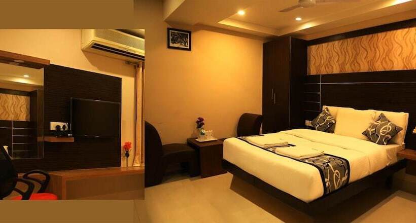 هتل Santhi Bhavan