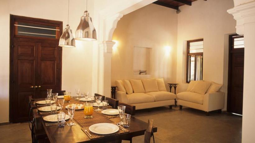 فندق The Pineapple Villa