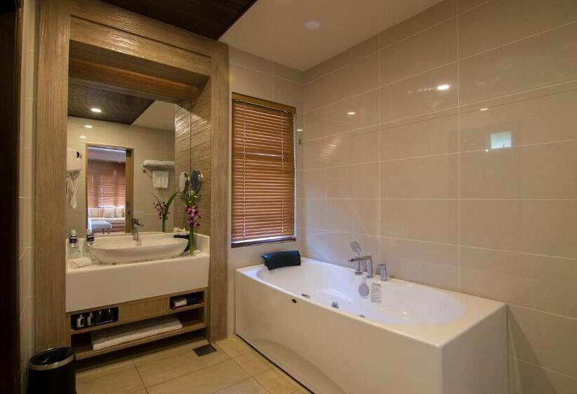 استراحتگاه Royale Chulan Cherating Villa