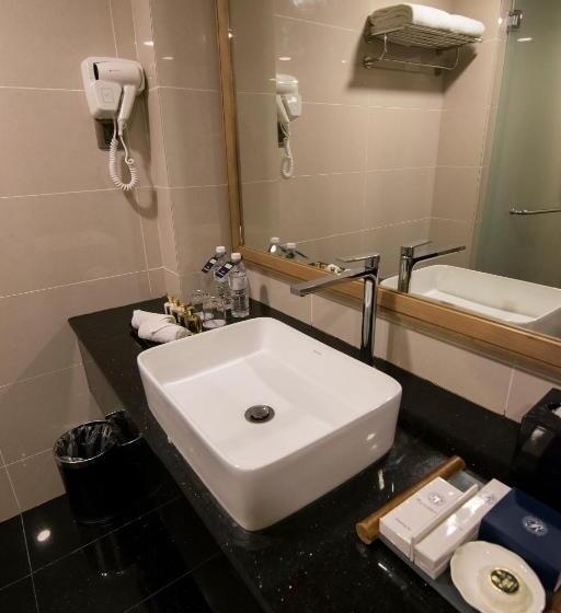 استراحتگاه Royale Chulan Cherating Villa