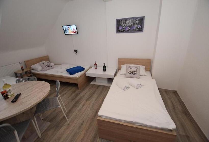 호스텔 Monteurzimmer Kirchheim Teck