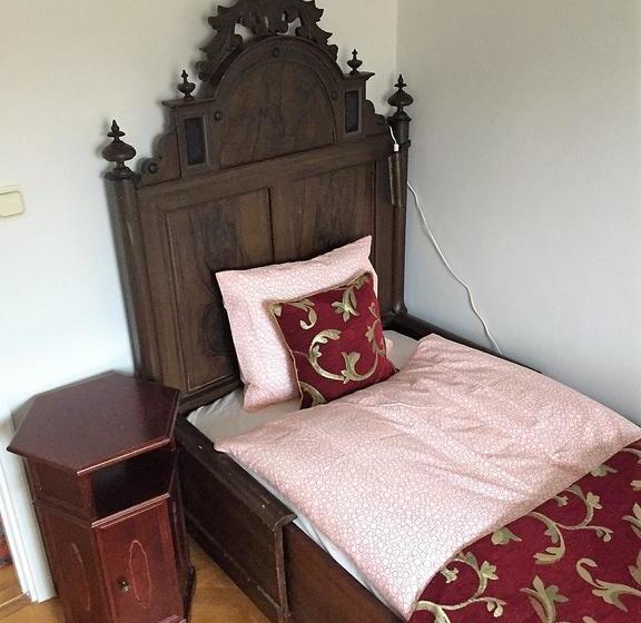 تختخواب و صبحانه Villa Pedell