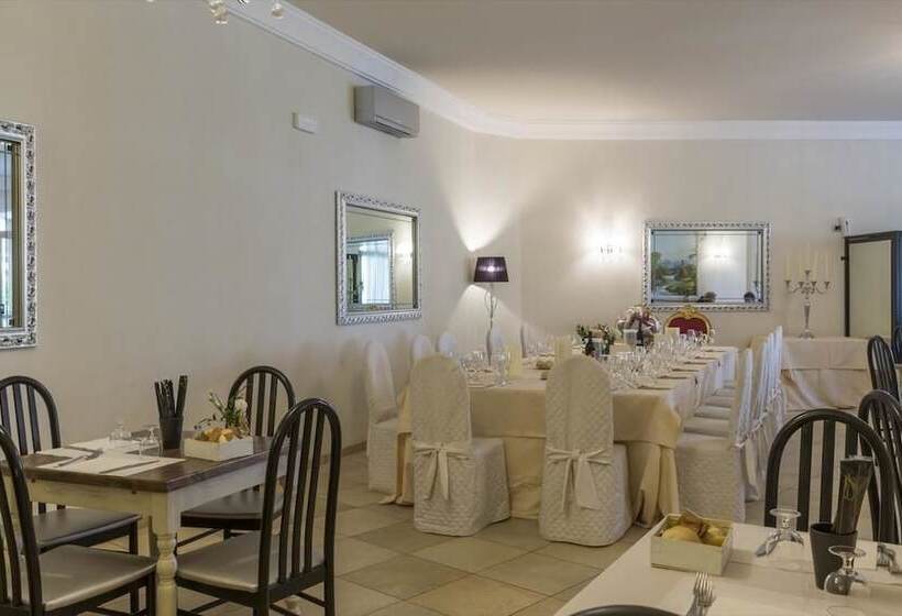 فندق Albergo Ristorante La Bussola