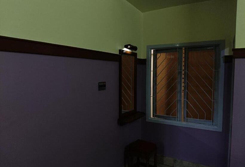Hotel Krishna Lodge