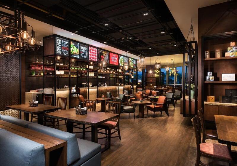 Отель Shangri La Yiwu   Close To Yiwu International Trade Market