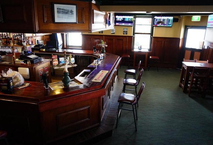 فندق Royal  Cooma