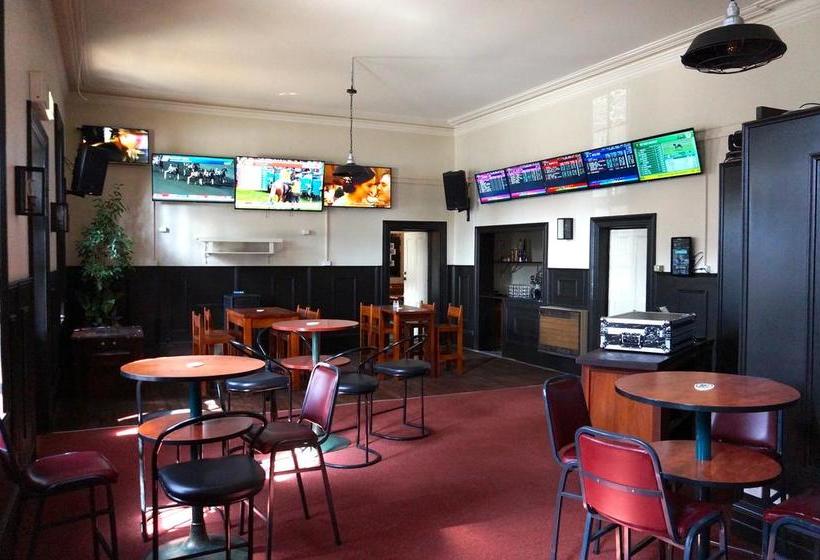 فندق Royal  Cooma