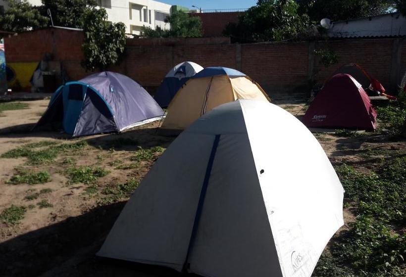 تختخواب و صبحانه La Cúpula Hostel & Camping