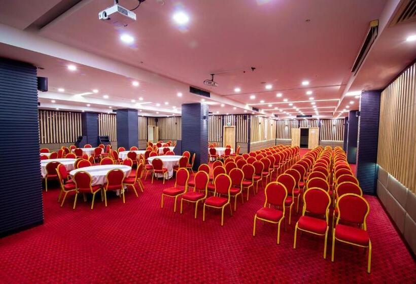 ホテル Ramada Encore Gebze