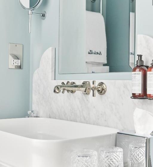 هتل Henrietta Experimental