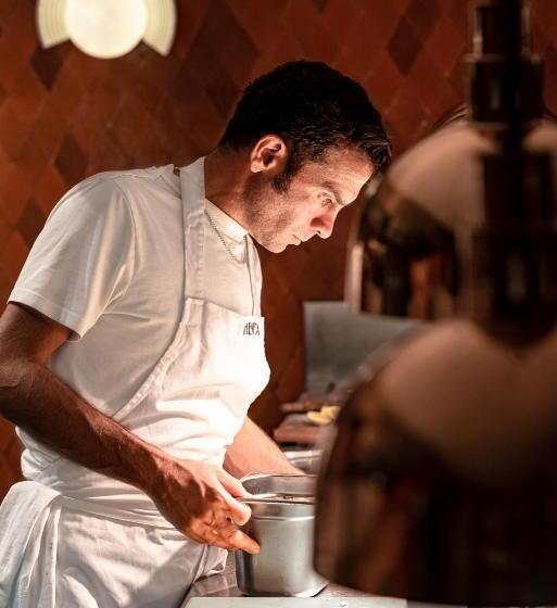 هتل Henrietta Experimental