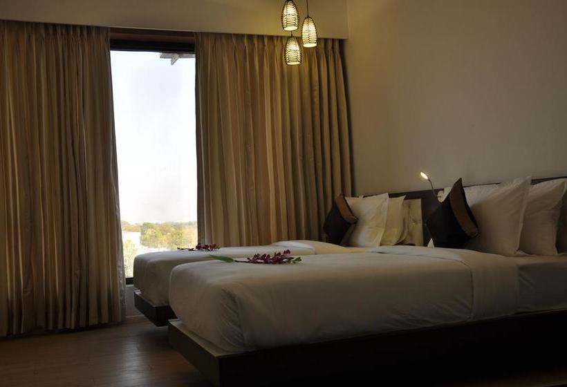 Mango Hotels Tansha Regal