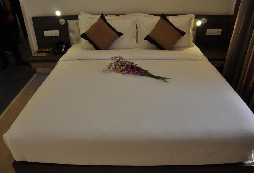 Mango Hotels Tansha Regal