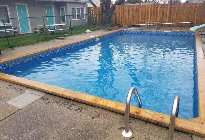 Manor Motel