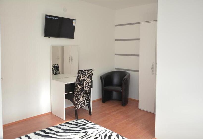 تختخواب و صبحانه Prenociste Bojan 017