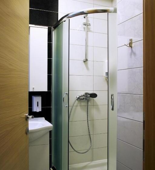 مبيت وإفطار Rooms Fitea