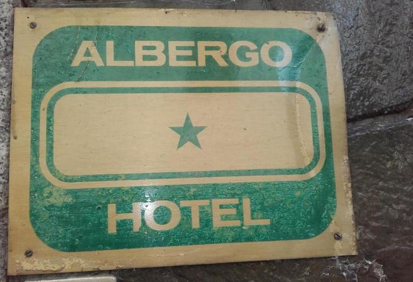 ホテル Albergo Cervo