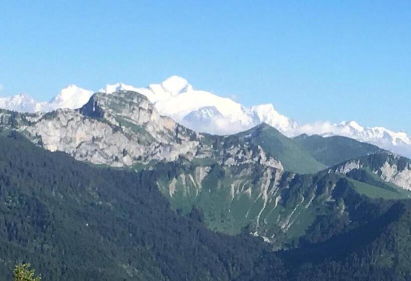 فندق Hôtel Les Skieurs