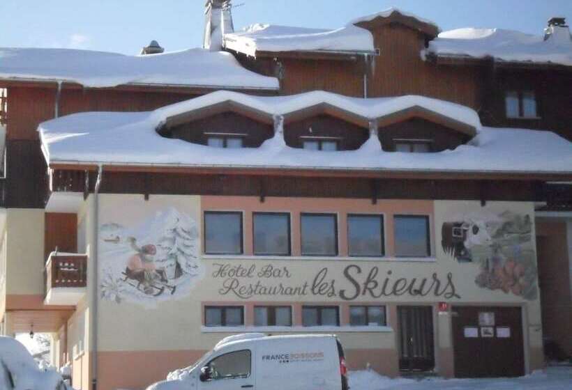 فندق Hôtel Les Skieurs