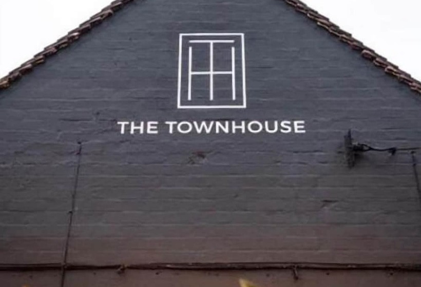 هتل The Townhouse Sutton