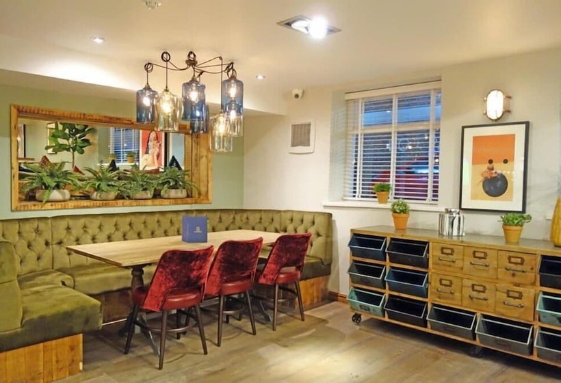 هتل The Townhouse Sutton