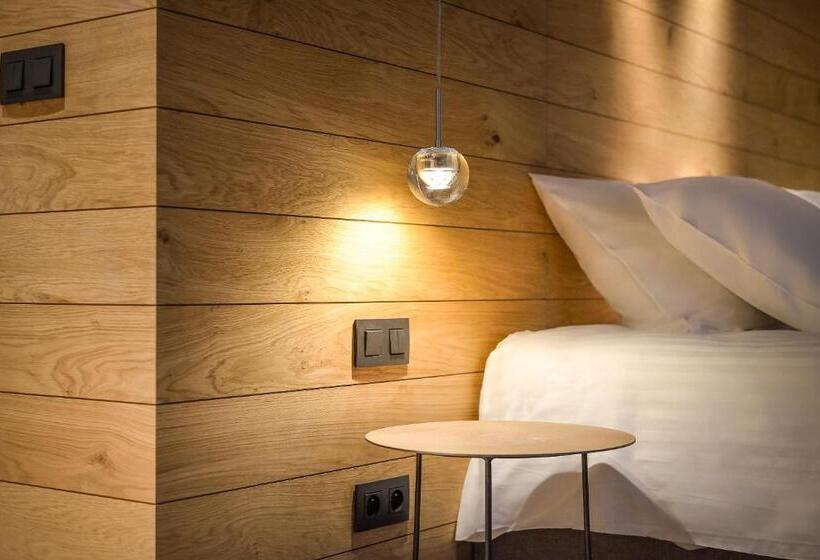 R Hotel Experiences