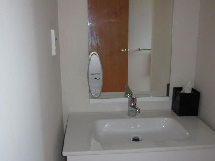 Kiwi Court Motel