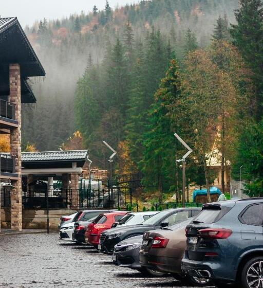 אתר נופש Westhills Cottage Town & Spa