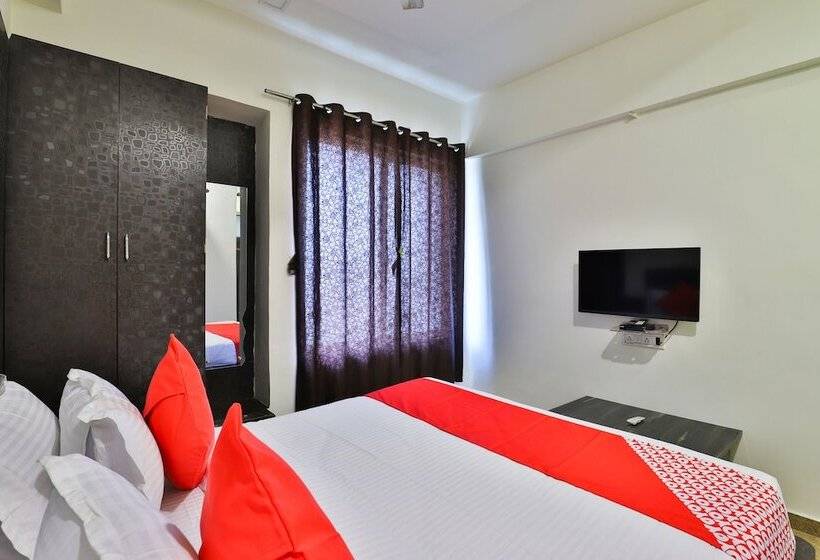 فندق Mid  Way Inn