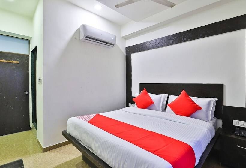 فندق Mid  Way Inn