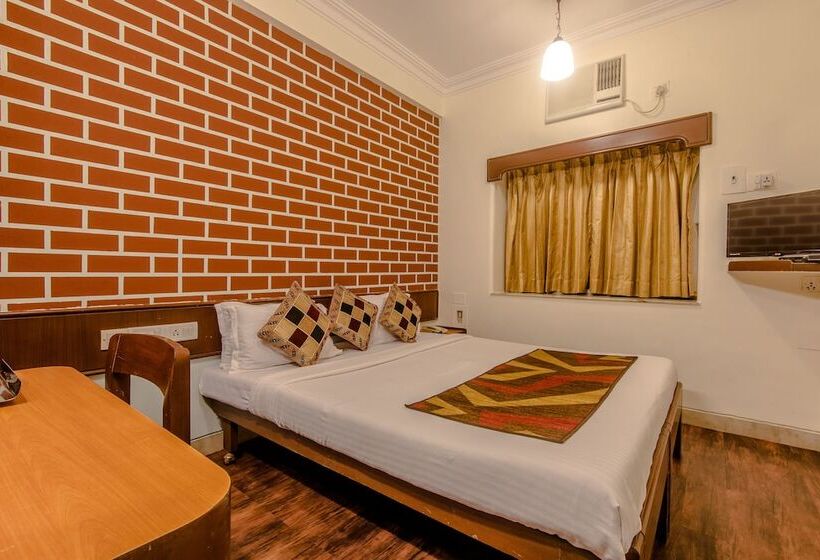 فندق Mogul Palace   Near Masjid Bunder Mumbai